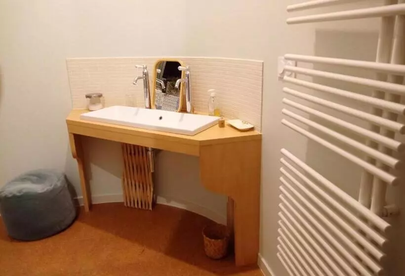 Aamiaismajoitus (B&B) à La Mainguère, Chambres D Hôtes