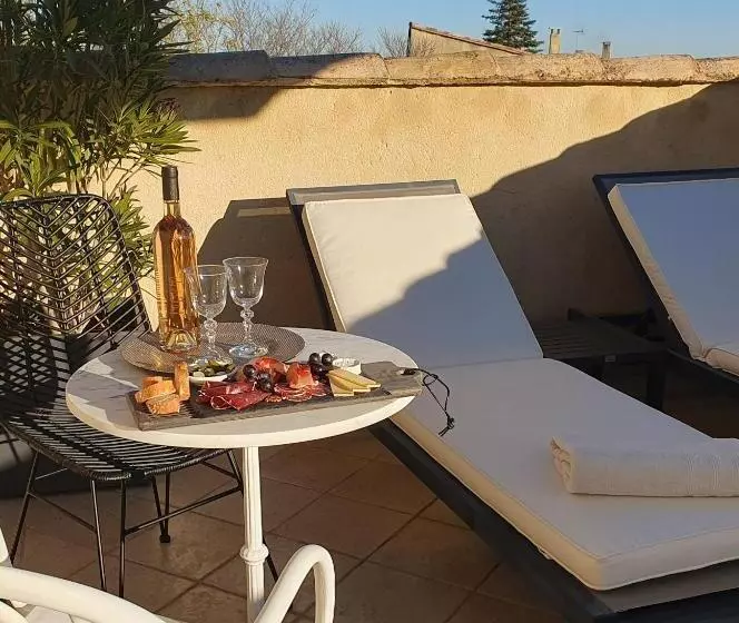 ベッドアンドブレックファースト Le Mas Des Aires   Chambres D Hôtes   Blauzac  Uzès   Pont Du Gard