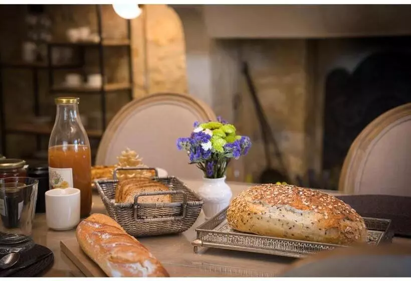 ベッドアンドブレックファースト Le Mas Des Aires   Chambres D Hôtes   Blauzac  Uzès   Pont Du Gard