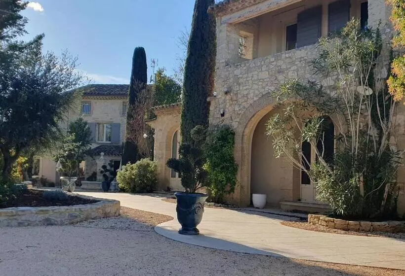 ベッドアンドブレックファースト Le Mas Des Aires   Chambres D Hôtes   Blauzac  Uzès   Pont Du Gard