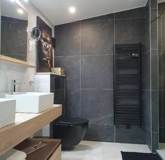 ベッドアンドブレックファースト Le Mas Des Aires   Chambres D Hôtes   Blauzac  Uzès   Pont Du Gard