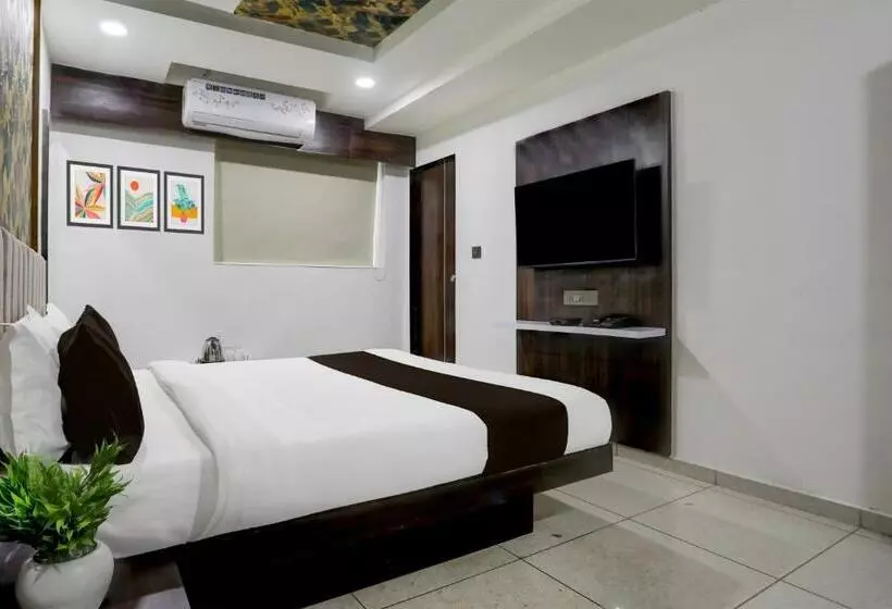 Super Hotel O Nana Chiloda Near Airport