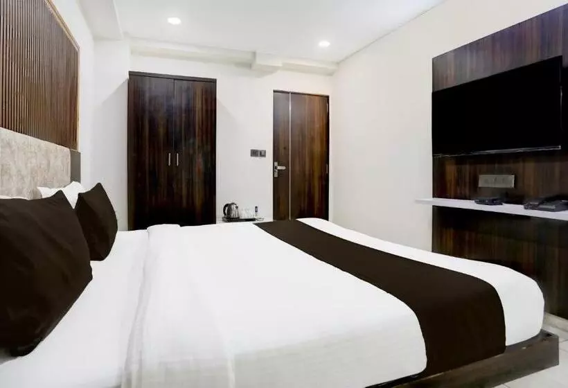 Super Hotel O Nana Chiloda Near Airport