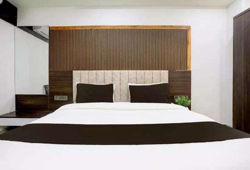 Super Hotel O Nana Chiloda Near Airport