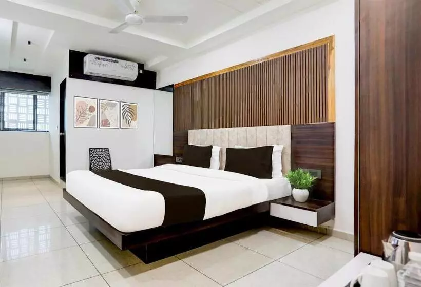 Super Hotel O Nana Chiloda Near Airport