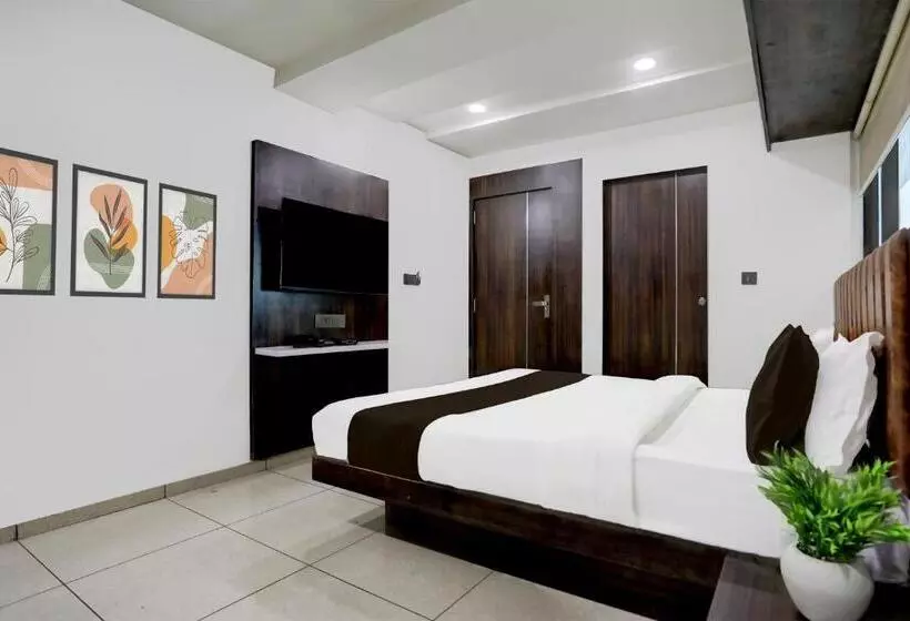 Super Hotel O Nana Chiloda Near Airport