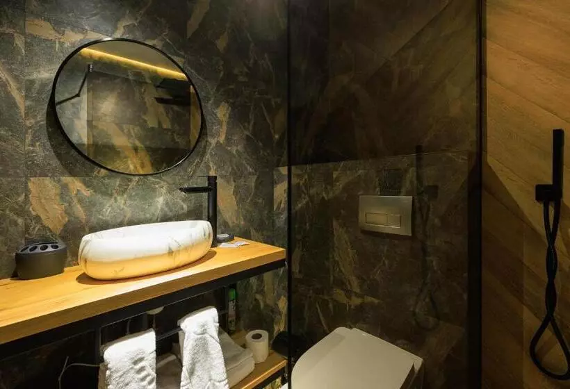 Discovery Garden Apartments