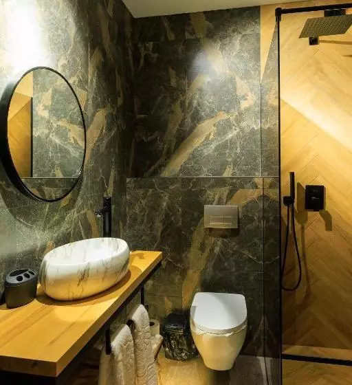 Discovery Garden Apartments