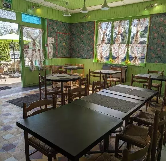 هتل Auberge Des Pins