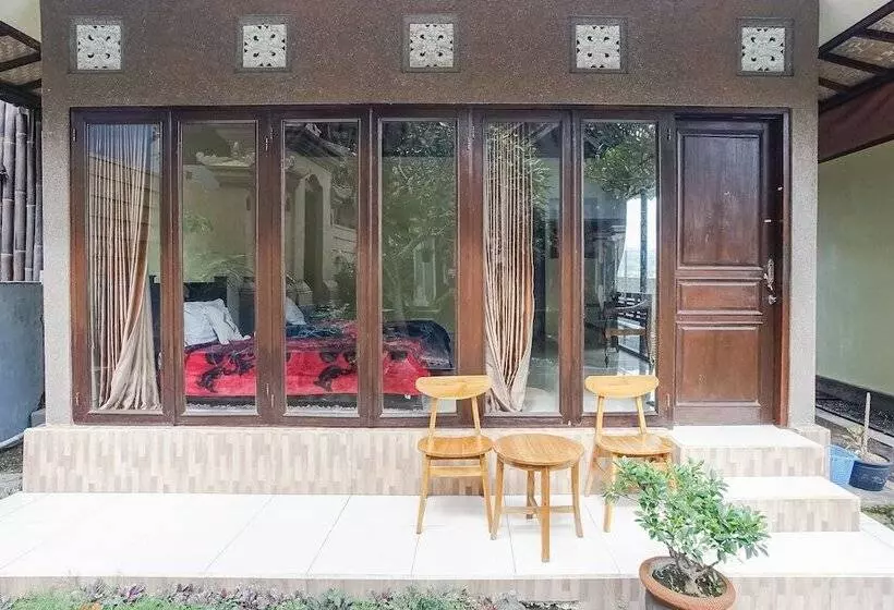 ホテル Baruna Lakeside View