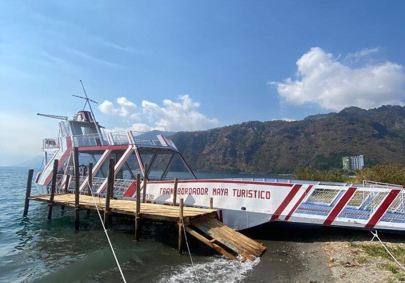 هتل کپسول Azul Rosa Party Lodging