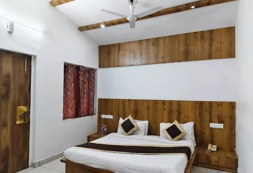 Hotelli Royals Moonlight Resort,corbett