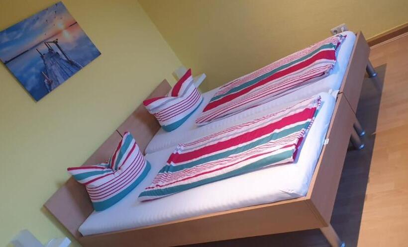 Отель La Famiglia