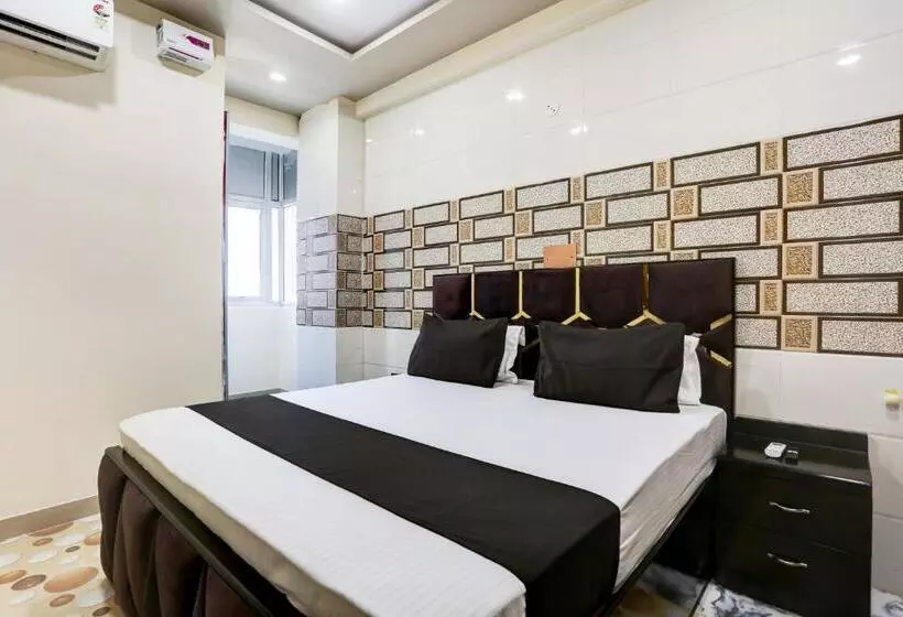 Oyo Flagship Hotel M. R Galaxy