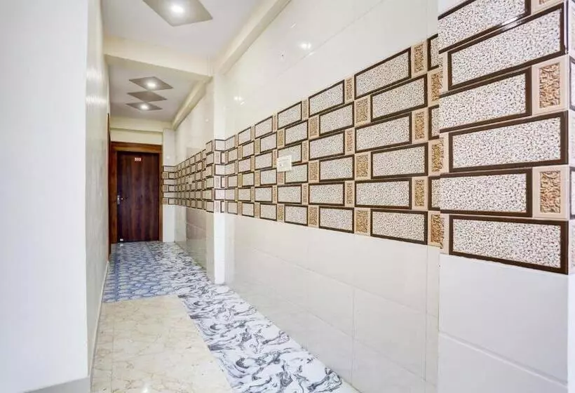 Oyo Flagship Hotel M. R Galaxy