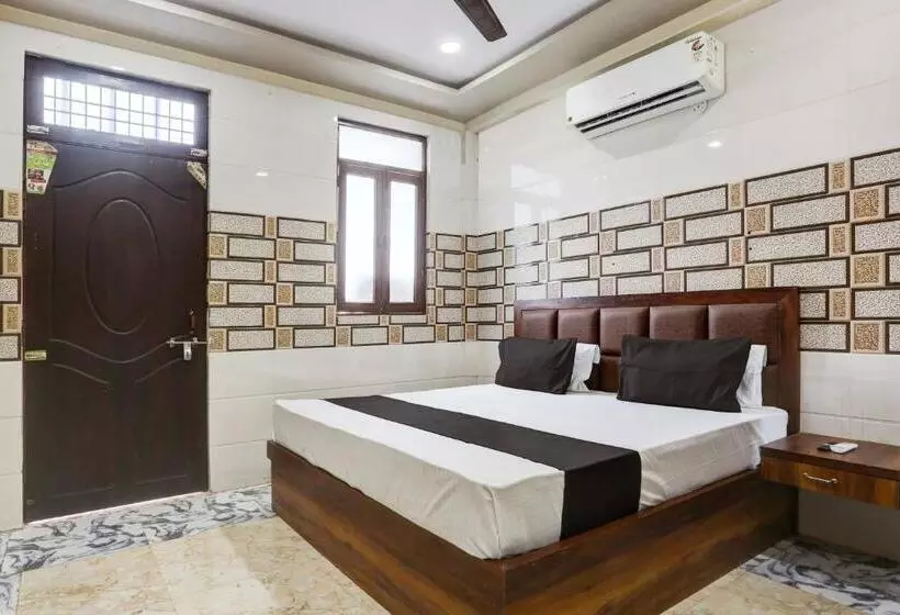 Oyo Flagship Hotel M. R Galaxy