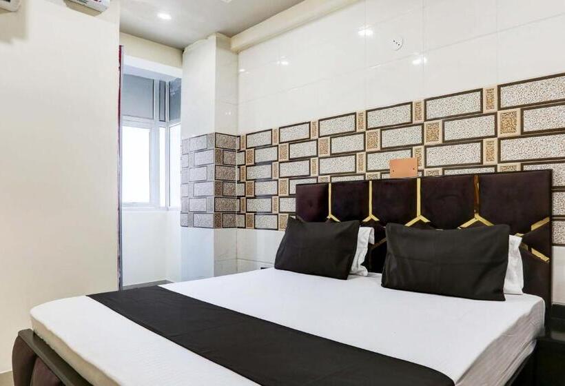 Oyo Flagship Hotel M. R Galaxy