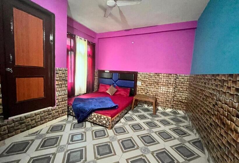 ペンション Himalyan Hideout River Side