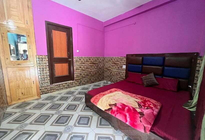 ペンション Himalyan Hideout River Side