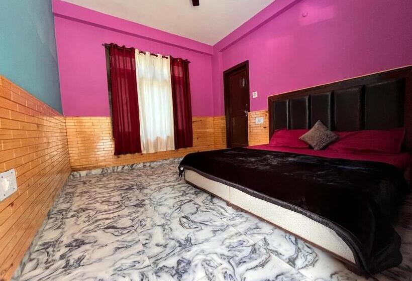 ペンション Himalyan Hideout River Side