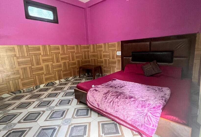 ペンション Himalyan Hideout River Side