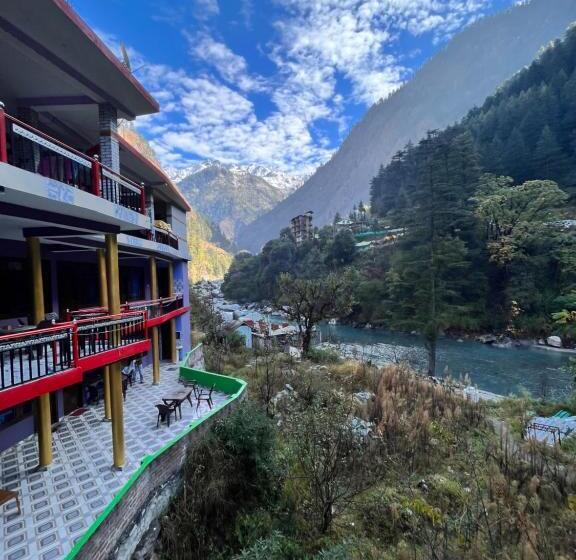 ペンション Himalyan Hideout River Side