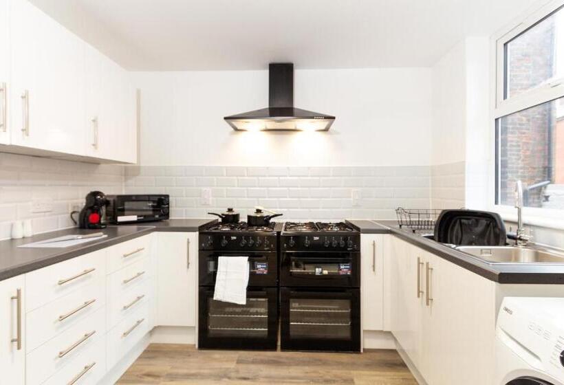 بنسيون Suite 3 Stunning Room In Oldham Sociable House