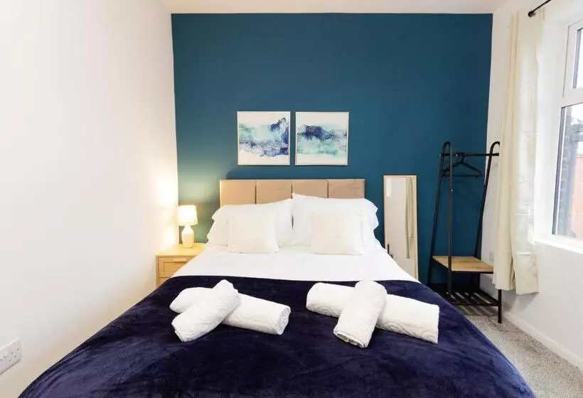 Majatalo Suite 3   Stunning Room In Oldham Sociable House