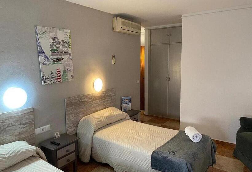 膳宿费 Virgen Del Rocío