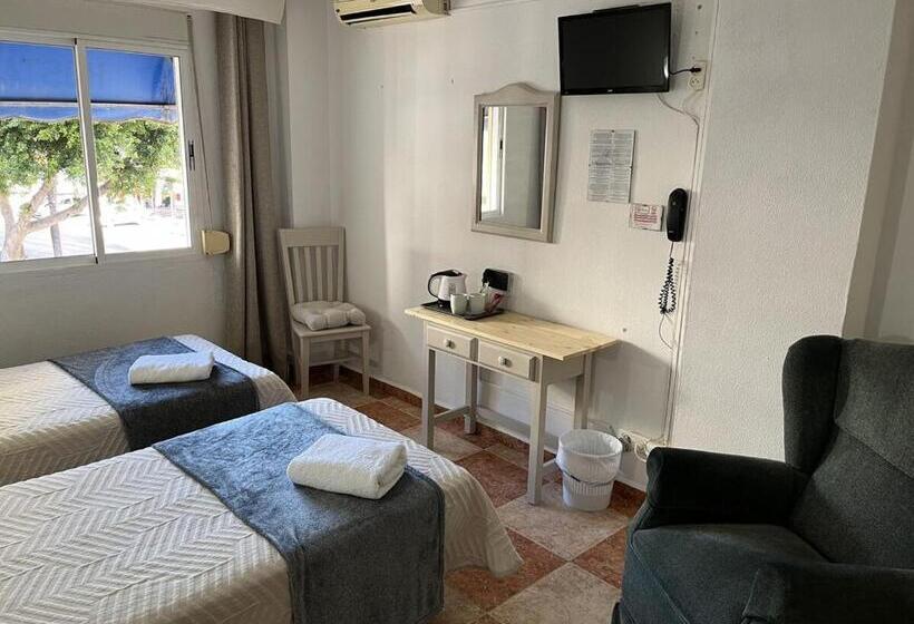 膳宿费 Virgen Del Rocío