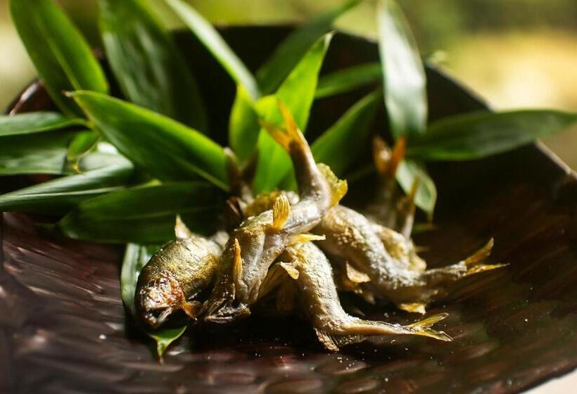 ريوكان 川魚・山菜料理 和田屋