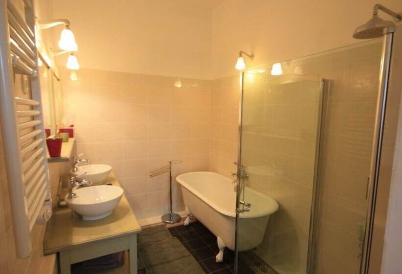 مبيت وإفطار Abbaye De Reigny   Esprit De France