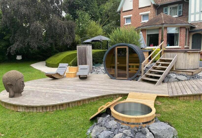 مبيت وإفطار Au Petit Manoir