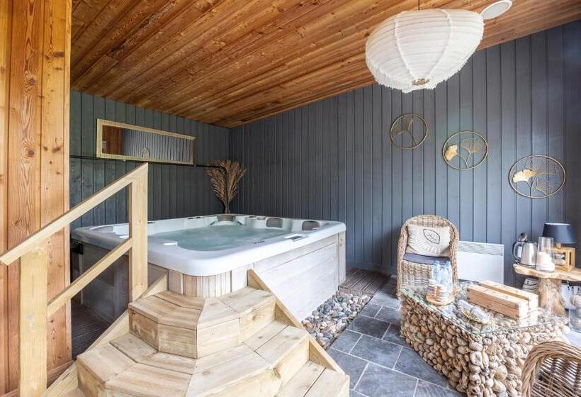 مبيت وإفطار Au Petit Manoir