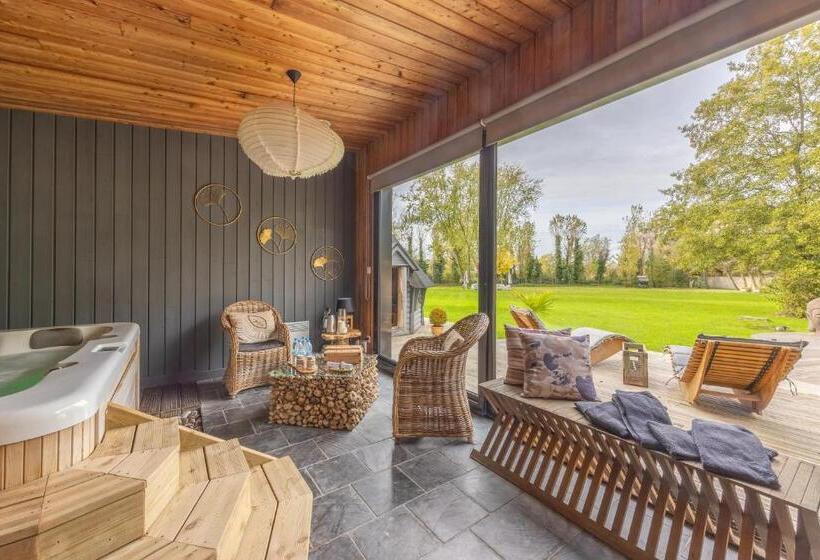 مبيت وإفطار Au Petit Manoir