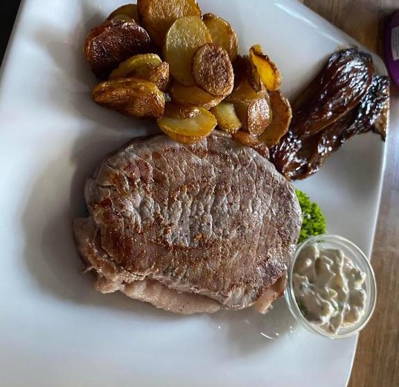 مبيت وإفطار Au Petit Manoir