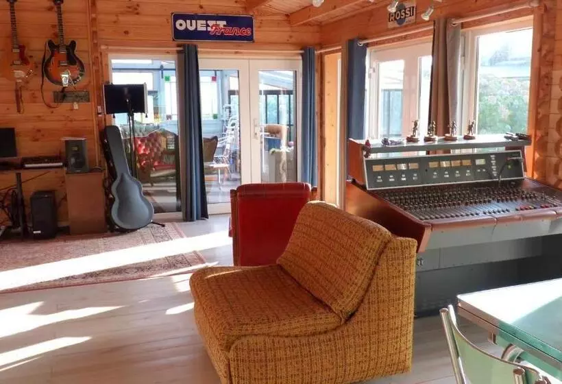 Aamiaismajoitus (B&B) La Maison Des Musiciens