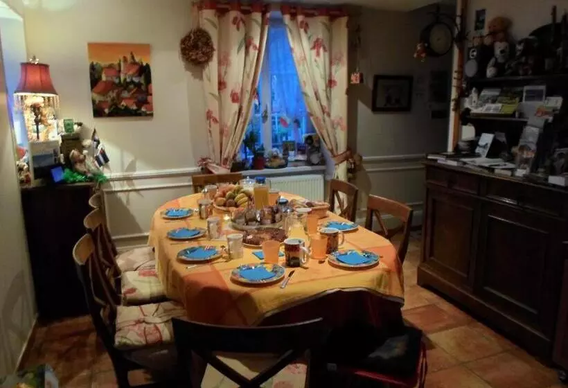 Aamiaismajoitus (B&B) Les Volets Bleus Alsace Vosges