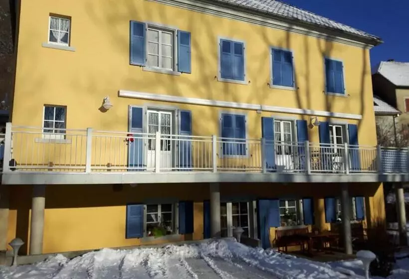 Aamiaismajoitus (B&B) Les Volets Bleus Alsace Vosges