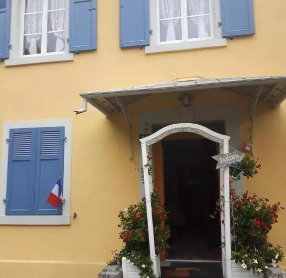 Aamiaismajoitus (B&B) Les Volets Bleus Alsace Vosges