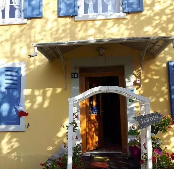 Aamiaismajoitus (B&B) Les Volets Bleus Alsace Vosges