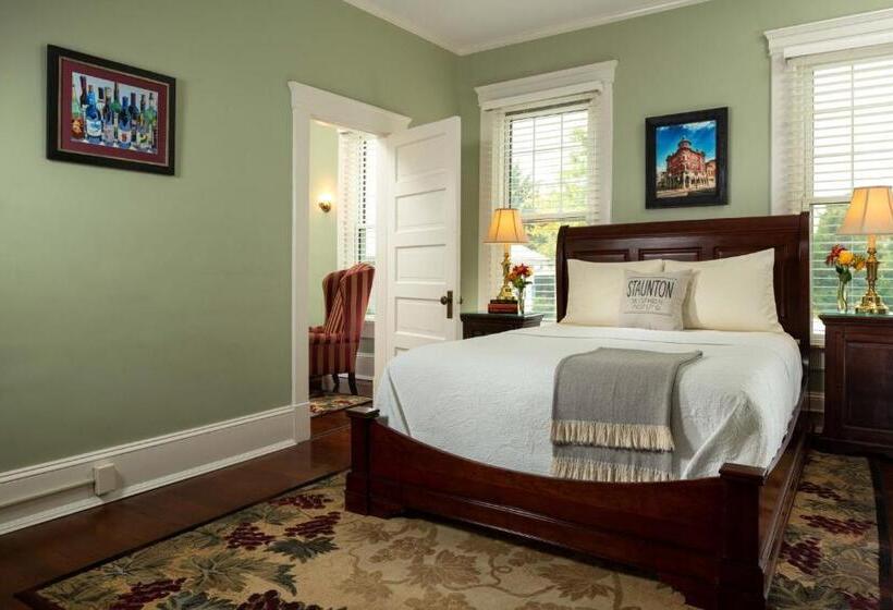 Bed and Breakfast Steeles Tavern Manor