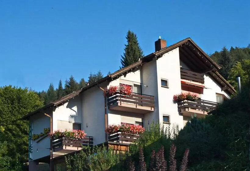 Hotelli Gästehaus Heller