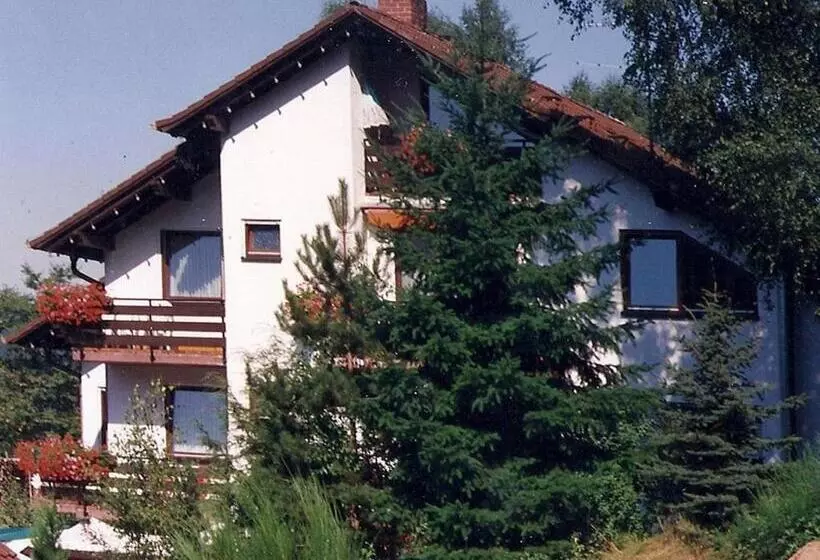 Hotelli Gästehaus Heller
