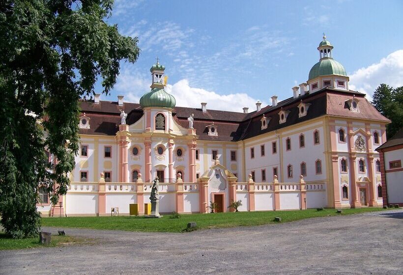 فندق Gästehäuser St. Marienthal