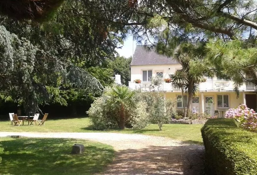 Hotelli La Demeure Du Perron