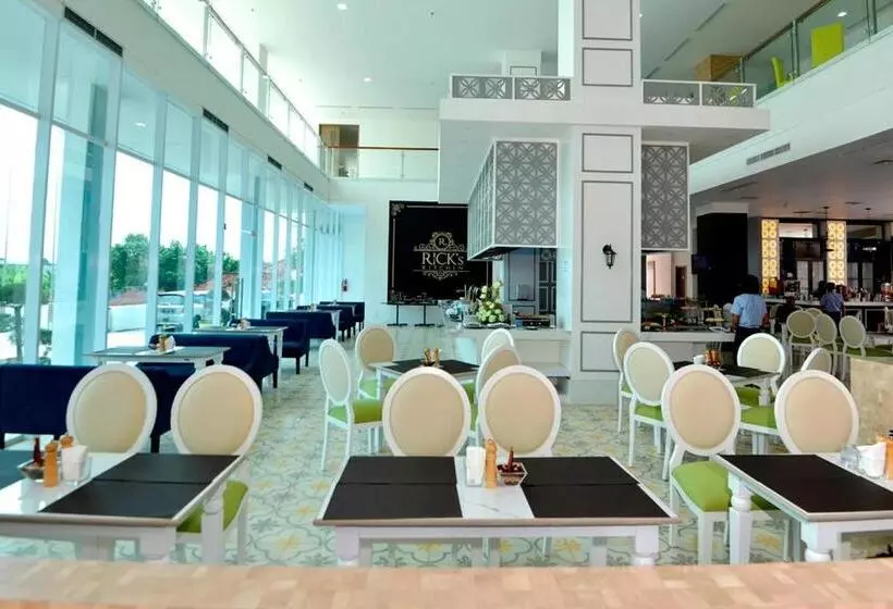 هتل Odua Weston Jambi