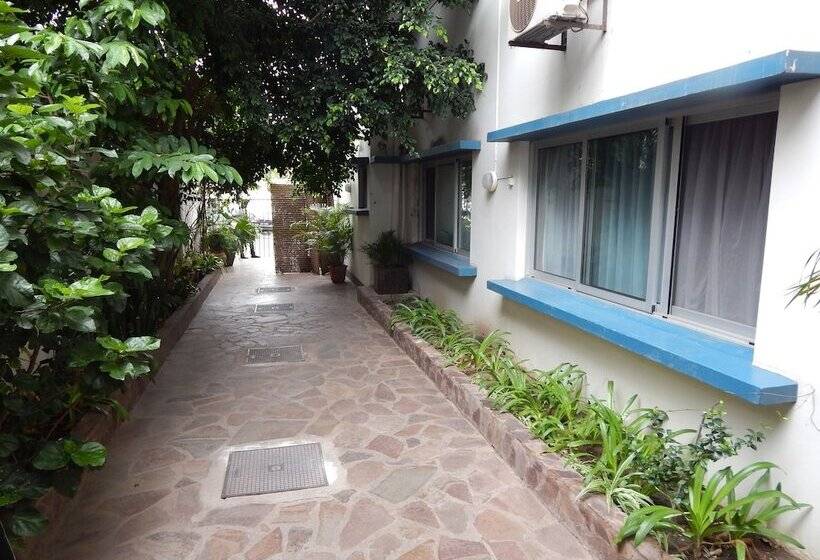 פנסיון Jacaranda Guesthouse