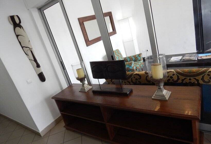 פנסיון Jacaranda Guesthouse