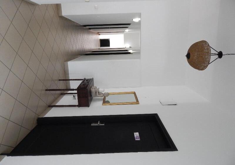 פנסיון Jacaranda Guesthouse